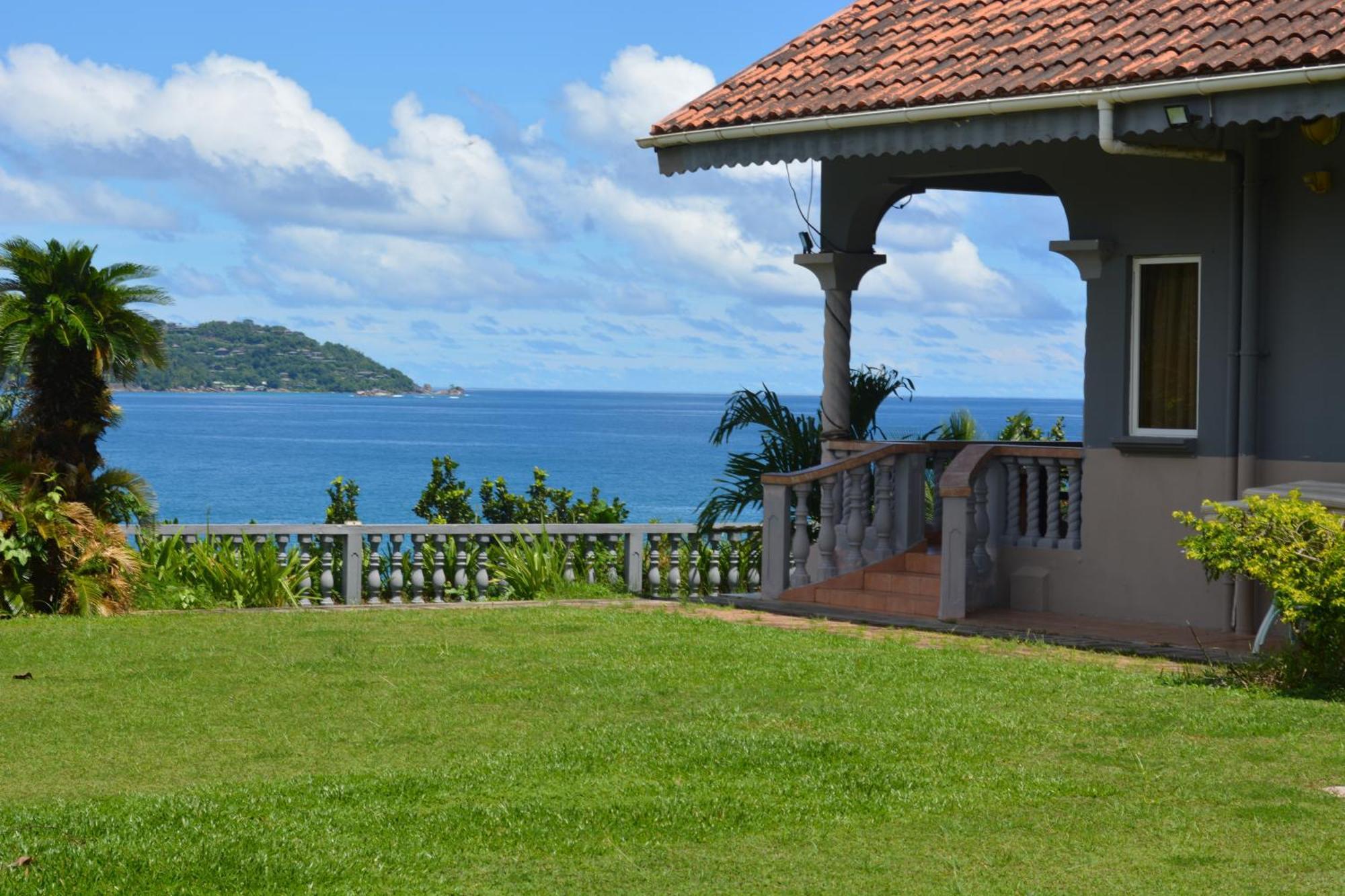 Bayview Villa -Sea Side Villa Anse Boileau Exterior photo