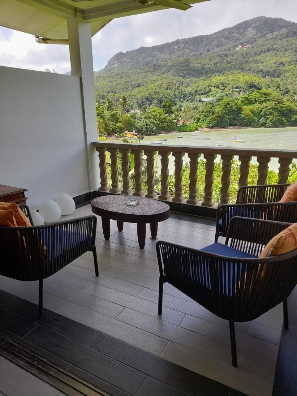 Bayview Villa -Sea Side Villa Anse Boileau Exterior photo