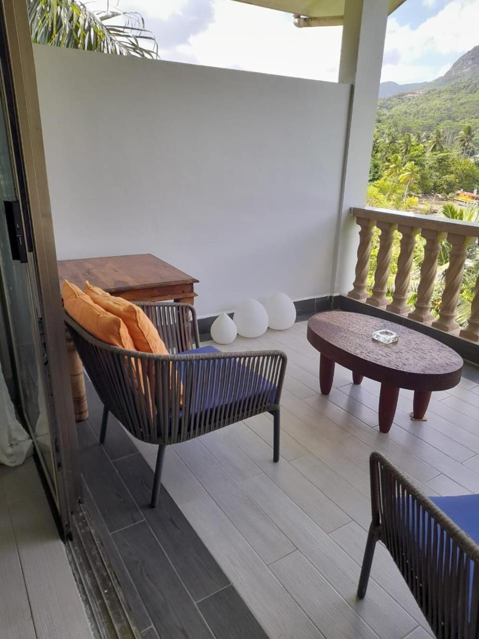 Bayview Villa -Sea Side Villa Anse Boileau Exterior photo